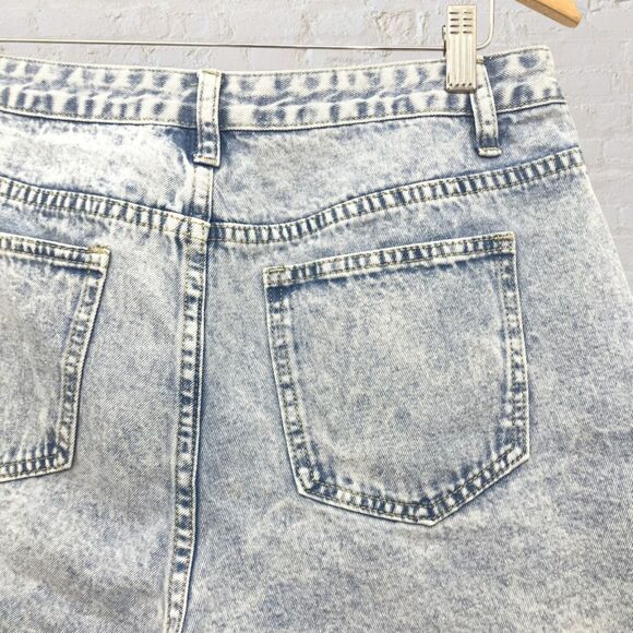 Vintage Acid Wash Denim Shorts Diagonal Button Fly High Rise M/L 🦋✨ - Picture 9 of 11